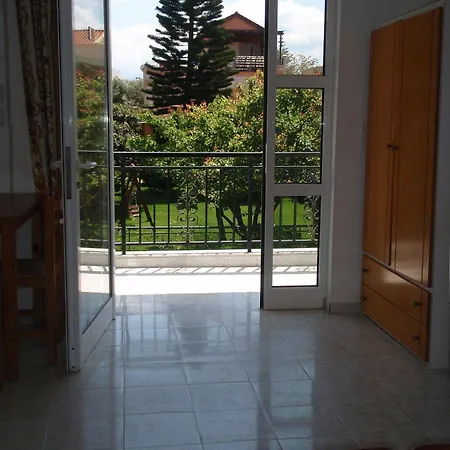 Niriis Aparthotel *